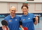 Johan Pettersson ja Marina Donner poseeraavat tässä vielä 2019 sekanelinpelin Suomen mestareina.