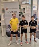 Aloittelijat-luokan palkitut OP GP:ssä. Samu Karjalainen vasemmalla.