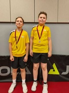 Nuutti Hippeläinen ja Lari Kärnä ala-asteen 5-6 sarjassa hopeaa ja 4. sija. 